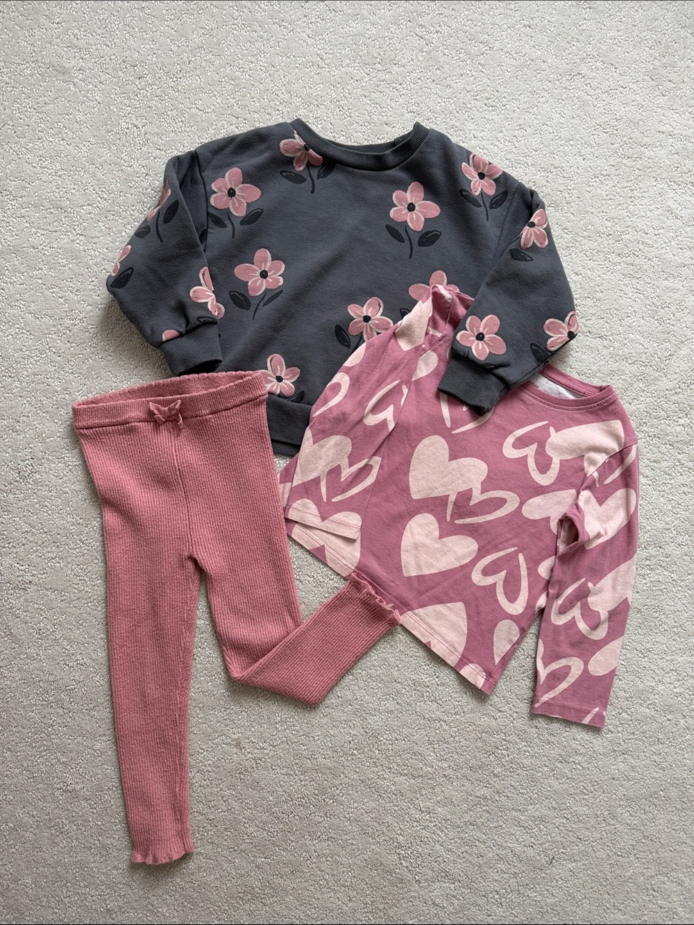 Girls Pink Floral & Heart sweatshirt, Cozy Long Sleeve Top & Leggings, size 3T